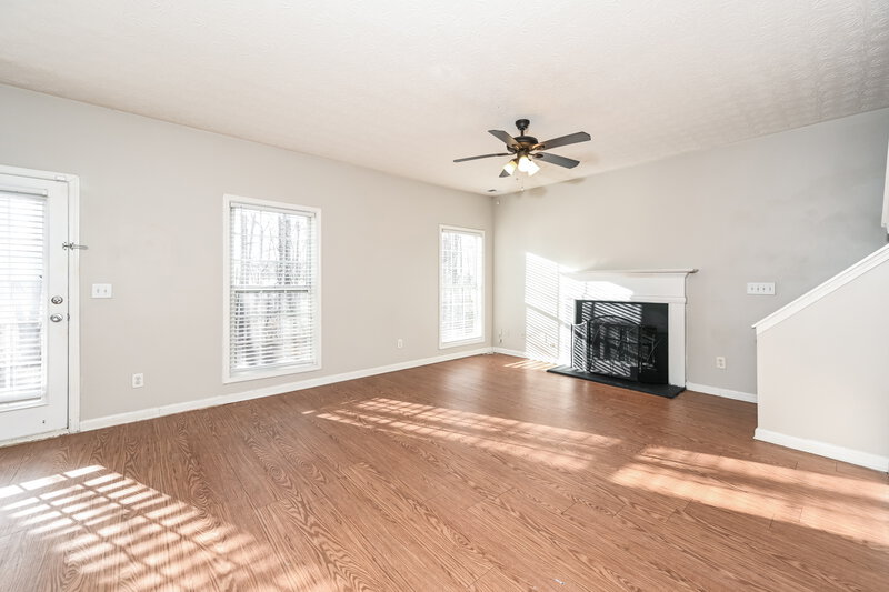2,260/Mo, 425 Clairidge Ln Lawrenceville, GA 30046 Living Room View