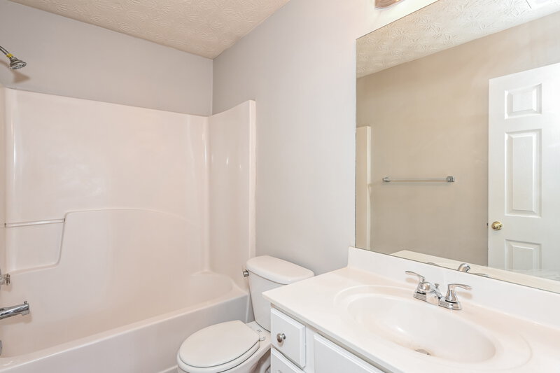 2,260/Mo, 425 Clairidge Ln Lawrenceville, GA 30046 Bathroom View