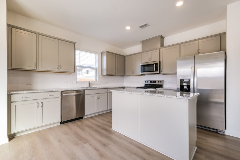 1,975/Mo, 3166 Bronte Ct SE Gainesville, GA 30507 Kitchen View 2