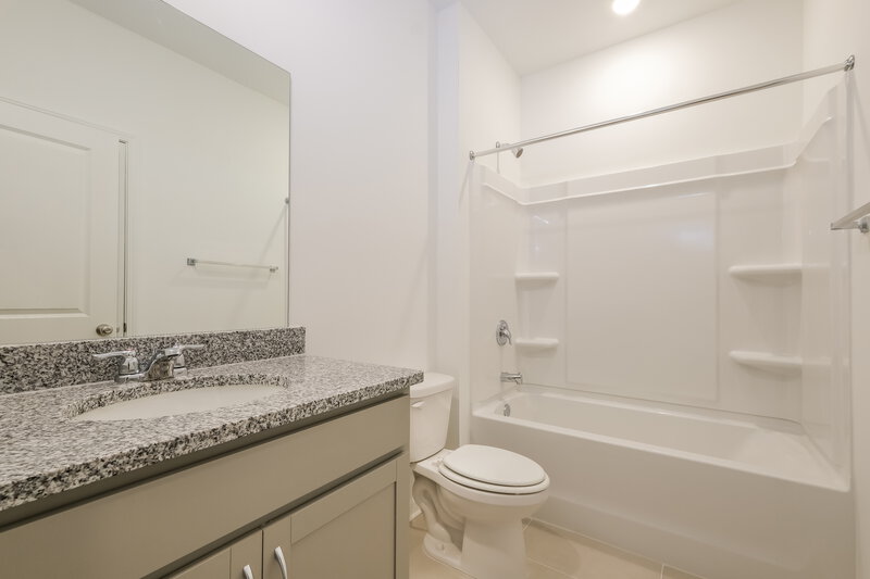 1,975/Mo, 3166 Bronte Ct SE Gainesville, GA 30507 Bathroom View 2