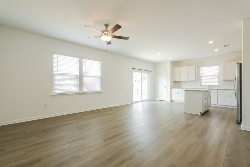 1,990/Mo, 3162 Bronte Ct SE Gainesville, GA 30507 Living Room View 2