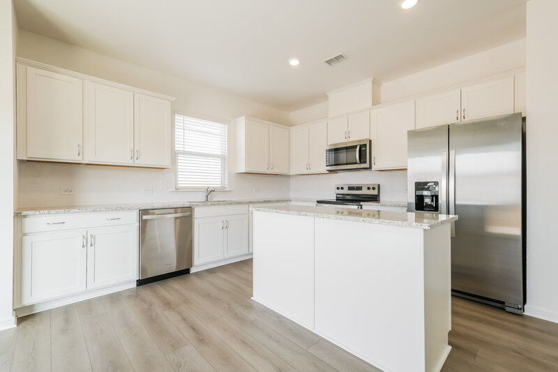 1,990/Mo, 3162 Bronte Ct SE Gainesville, GA 30507 Kitchen View 2