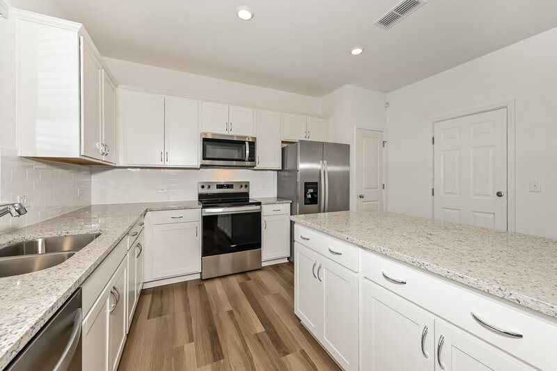 1,930/Mo, 3114 Whitman Ct SE Gainesville, GA 30507 Kitchen View 2