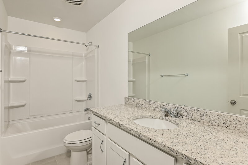 1,930/Mo, 3114 Whitman Ct SE Gainesville, GA 30507 Main Bathroom View