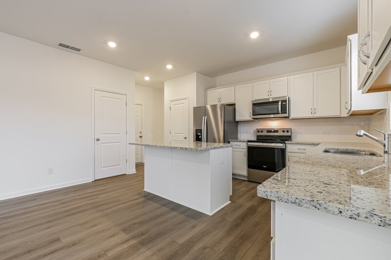 2,150/Mo, 3173 Bronte Ct SE Gainesville, GA 30507 Kitchen View