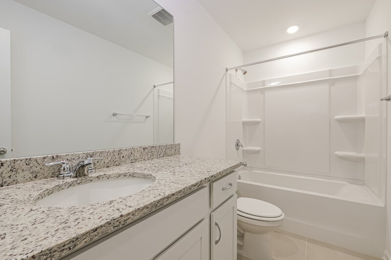 2,150/Mo, 3173 Bronte Ct SE Gainesville, GA 30507 Bathroom View