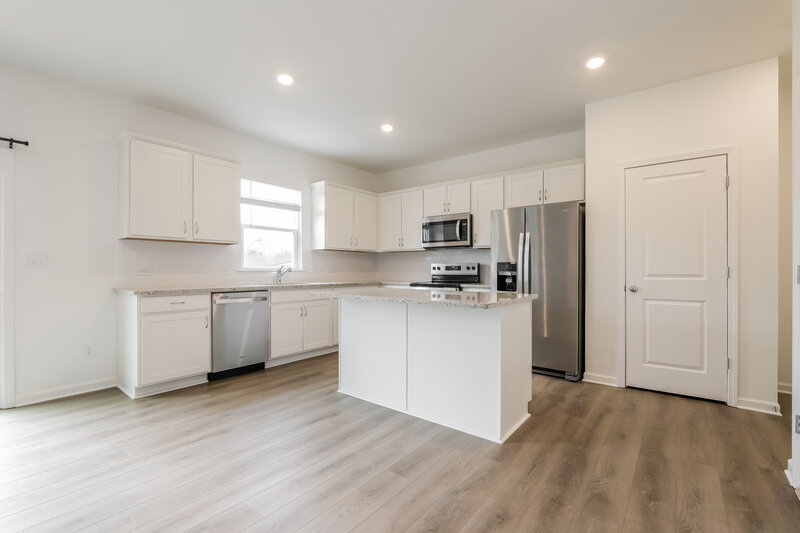 2,140/Mo, 3170 Bronte Ct SE Gainesville, GA 30507 Kitchen View 2