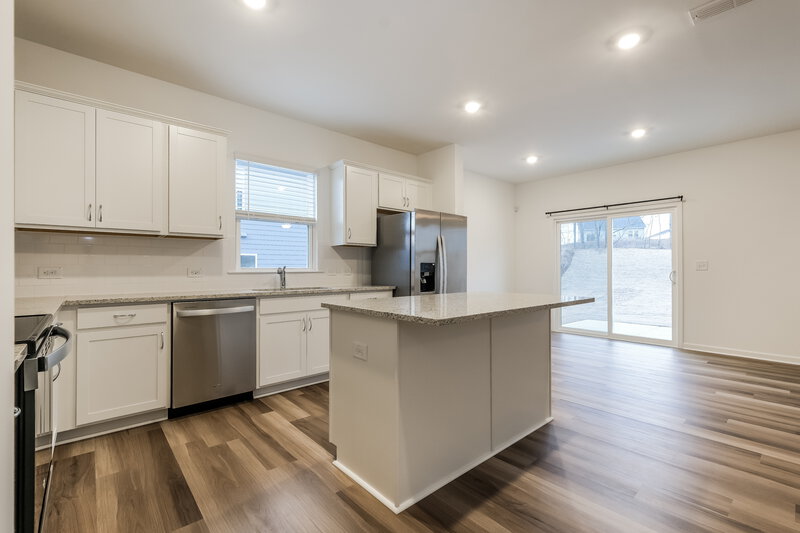 2,330/Mo, 3106 Whitman Ct SE Gainesville, GA 30507 Kitchen View 2