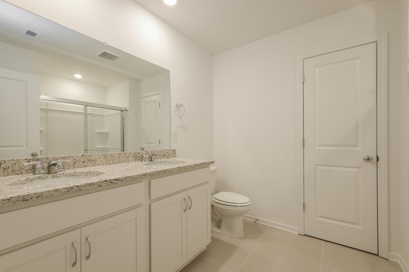 2,315/Mo, 3169 Bronte Ct SE Gainesville, GA 30507 Main Bathroom View
