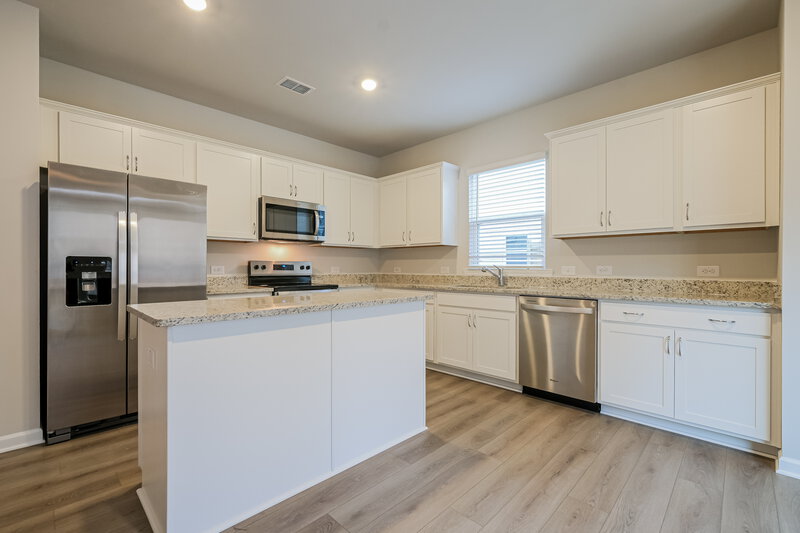 1,975/Mo, 3064 Orwell Dr SE Gainesville, GA 30507 Kitchen View