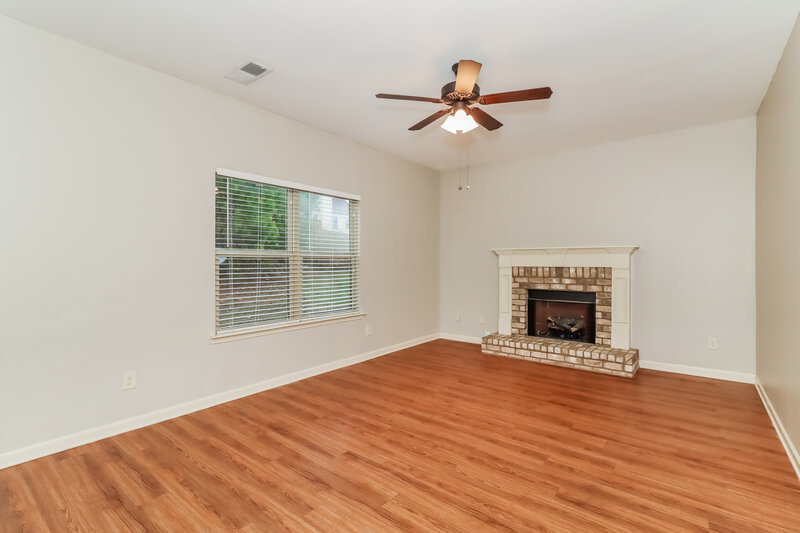 1,780/Mo, 38 Hamil Ct NW Cartersville, GA 30120 Living Room View