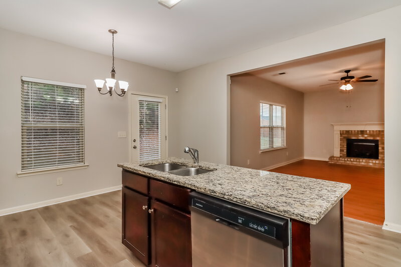 1,780/Mo, 38 Hamil Ct NW Cartersville, GA 30120 Kitchen View 2