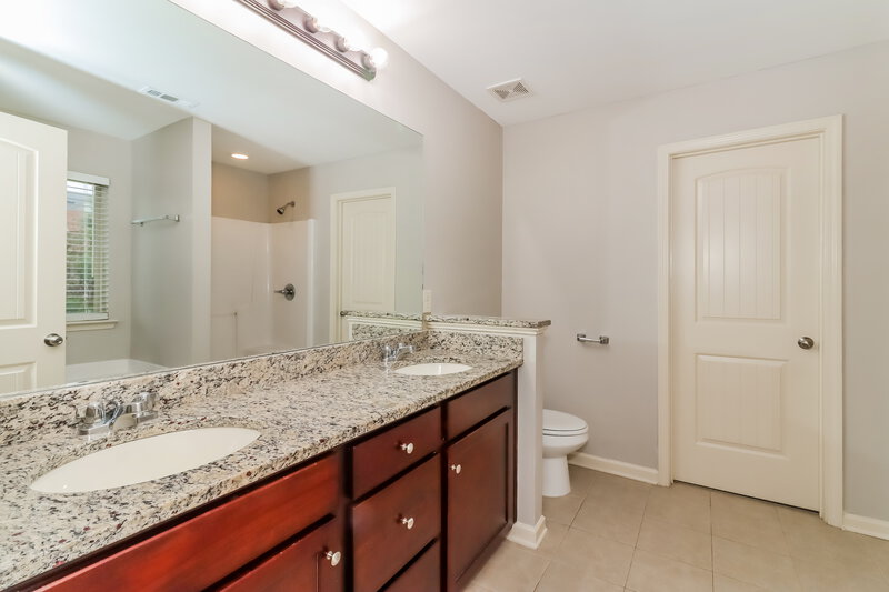 1,780/Mo, 38 Hamil Ct NW Cartersville, GA 30120 Main Bathroom View
