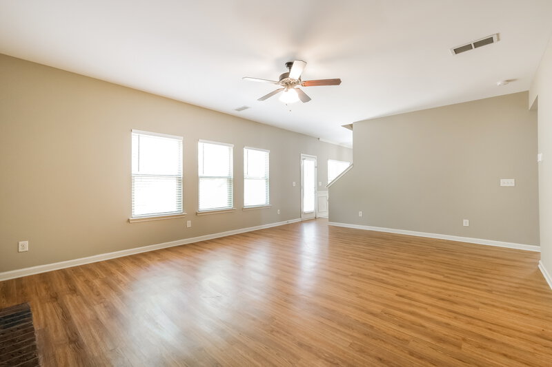 2,070/Mo, 40 Hamil Ct NW Cartersville, GA 30120 Living Room View 2