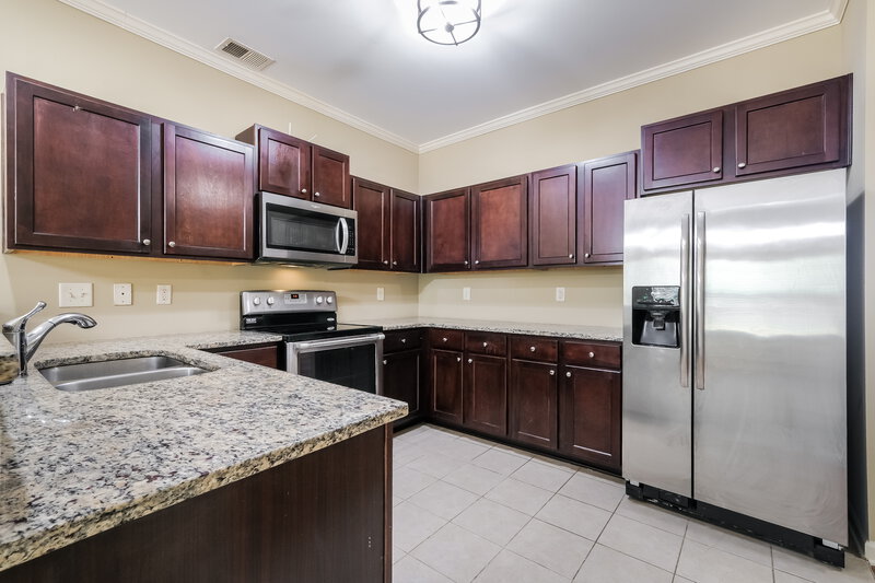 2,070/Mo, 40 Hamil Ct NW Cartersville, GA 30120 Kitchen View 2