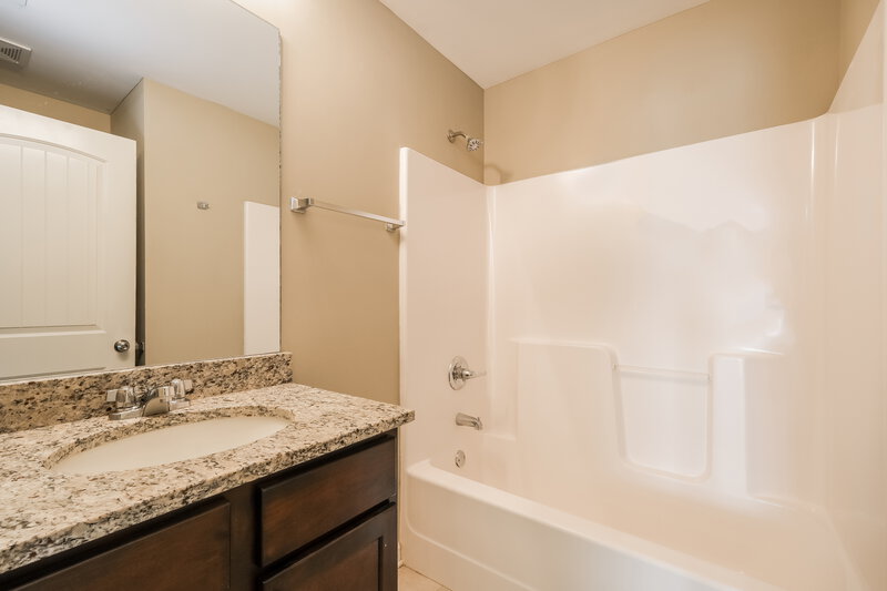 2,070/Mo, 40 Hamil Ct NW Cartersville, GA 30120 Bathroom View