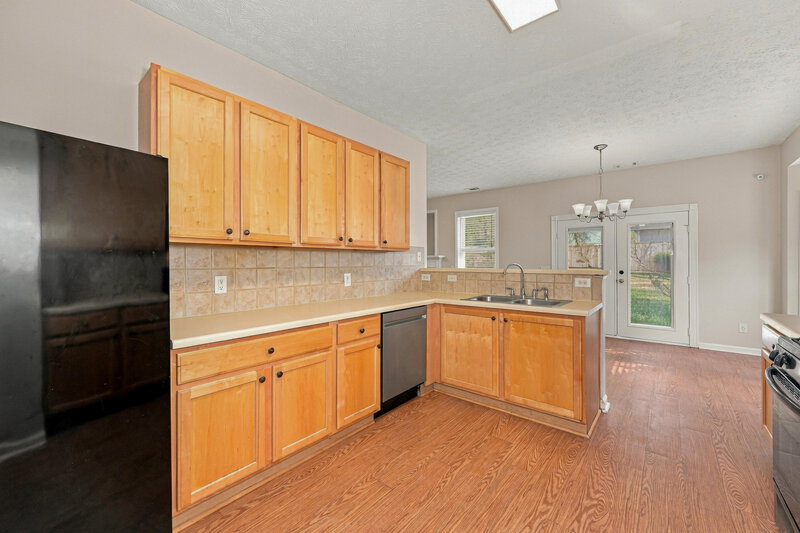 2,330/Mo, 2934 Cooper Woods Ln Loganville, GA 30052 Kitchen View 2