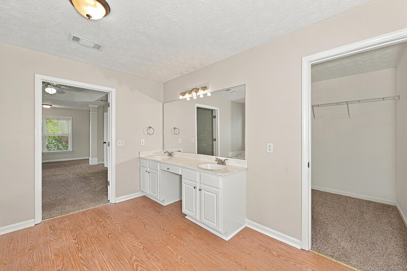 2,330/Mo, 2934 Cooper Woods Ln Loganville, GA 30052 Primary Bathroom View 2