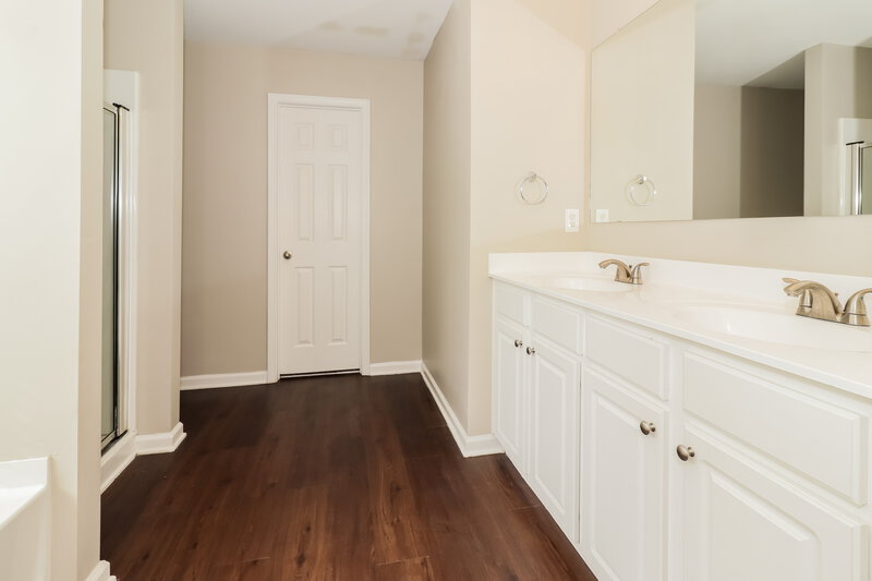 2,280/Mo, 3060 Whittier Way Cumming, GA 30040 Main Bathroom View