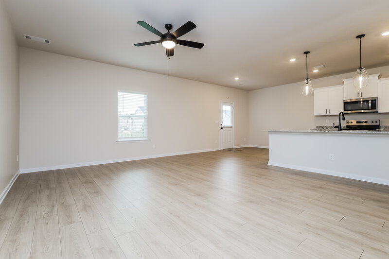 2,190/Mo, 711 Berkeley Dr Conyers, GA 30013 Living Room View 2