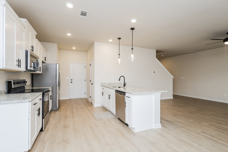 2,190/Mo, 711 Berkeley Dr Conyers, GA 30013 Kitchen View