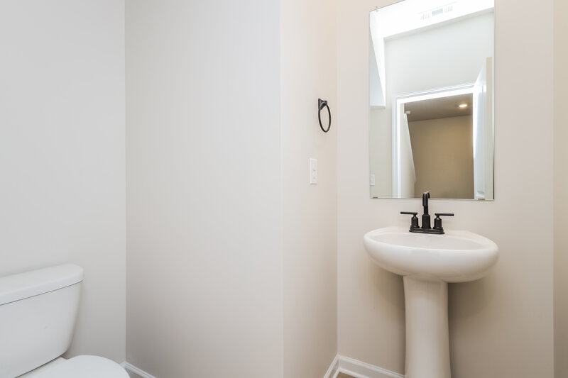 2,190/Mo, 711 Berkeley Dr Conyers, GA 30013 Main Bathroom View 3