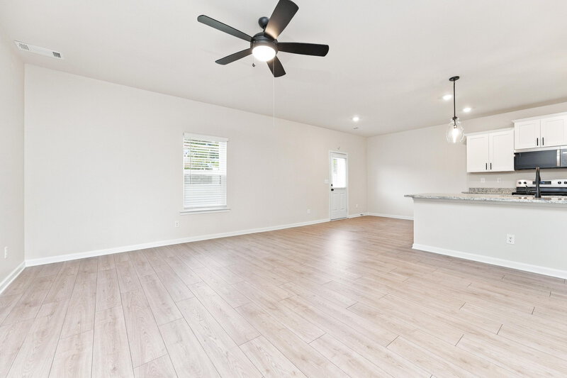 0/Mo, 609 Slate Rd Conyers, GA 30013 Living Room View