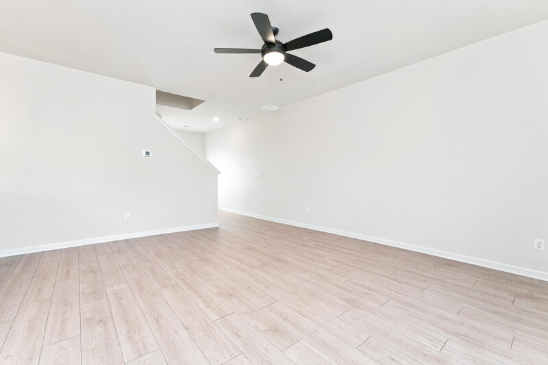 0/Mo, 609 Slate Rd Conyers, GA 30013 Living Room View 2