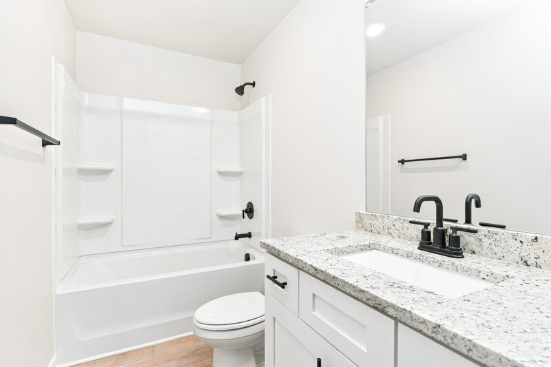 0/Mo, 609 Slate Rd Conyers, GA 30013 Bathroom View