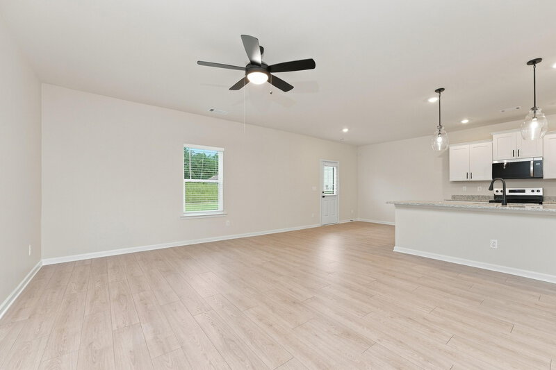 2,190/Mo, 631 Slate Rd Conyers, GA 30013 Living Room View 2