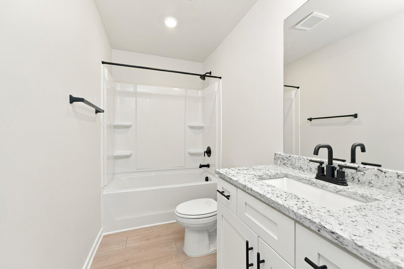 2,190/Mo, 631 Slate Rd Conyers, GA 30013 Bathroom View