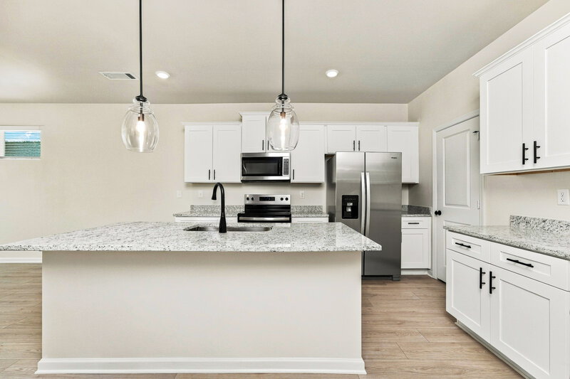 2,305/Mo, 614 Slate Rd Conyers, GA 30013 Kitchen View 2