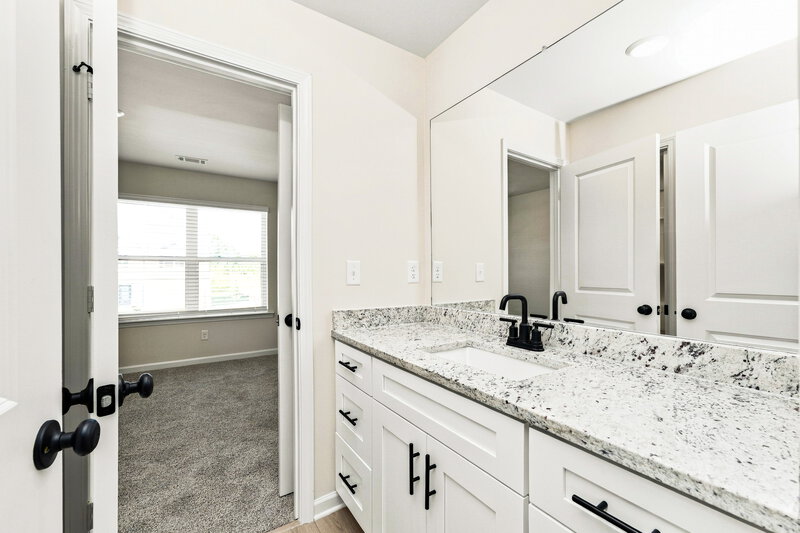 2,305/Mo, 614 Slate Rd Conyers, GA 30013 Bathroom View