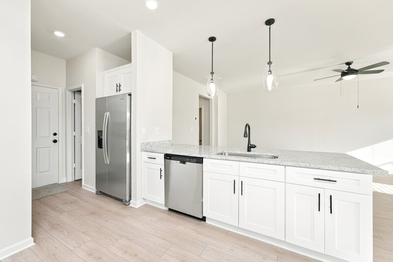 2,460/Mo, 602 Slate Rd Conyers, GA 30013 Kitchen View 2