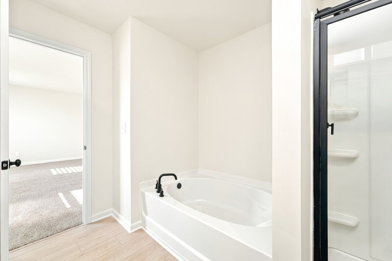 2,460/Mo, 602 Slate Rd Conyers, GA 30013 Primary Bathroom View 2