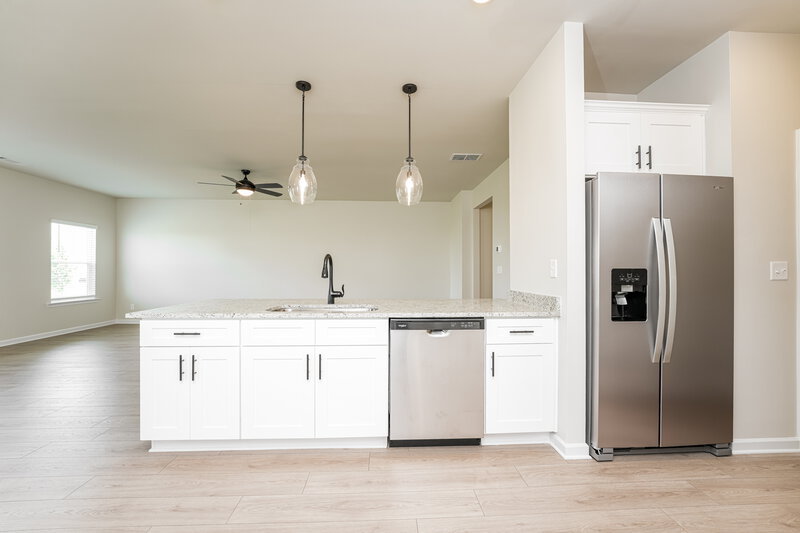2,460/Mo, 624 Slate Rd Conyers, GA 30013 Kitchen View 2