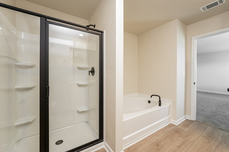 2,460/Mo, 624 Slate Rd Conyers, GA 30013 Main Bathroom View 2