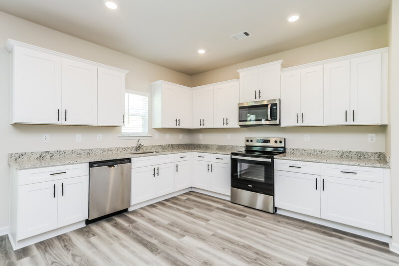 2,350/Mo, 1436 Sodbuster Dr Locust Grove, GA 30248 Kitchen View 2