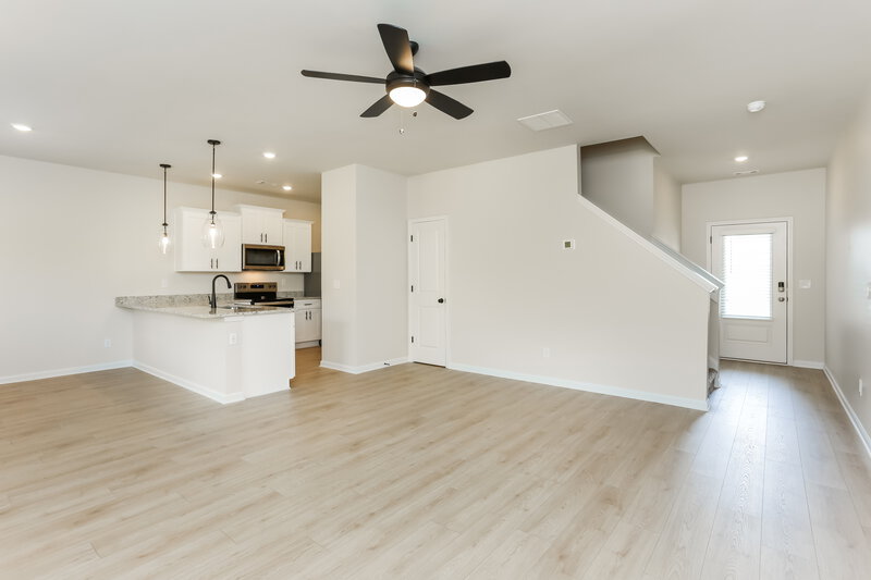 1,860/Mo, 203 Darter Ct Jefferson, GA 30549 Living Room View