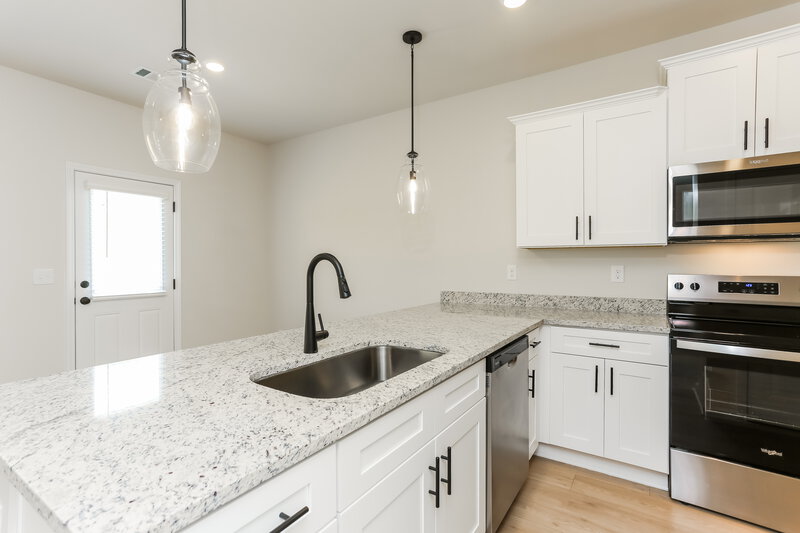 1,860/Mo, 203 Darter Ct Jefferson, GA 30549 Kitchen View