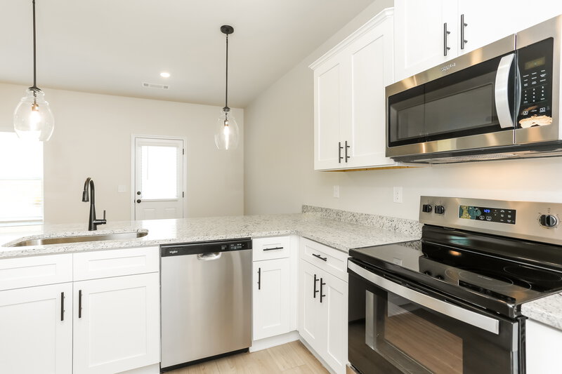 1,860/Mo, 203 Darter Ct Jefferson, GA 30549 Kitchen View 2