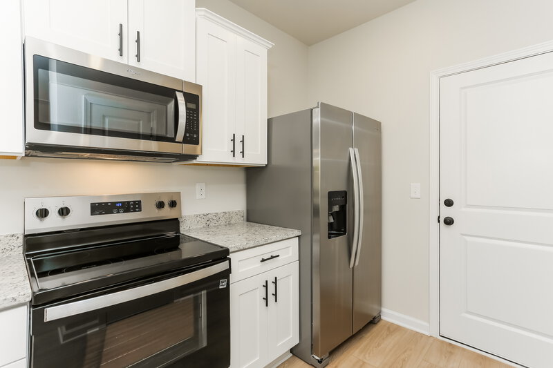 1,860/Mo, 203 Darter Ct Jefferson, GA 30549 Kitchen View 3