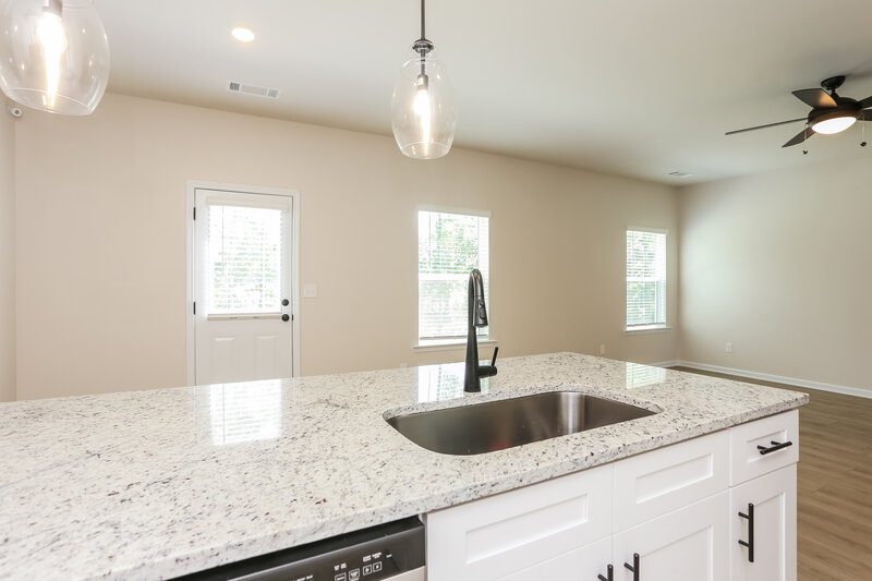 1,825/Mo, 165 Egret Ct Jefferson, GA 30549 Kitchen View 2