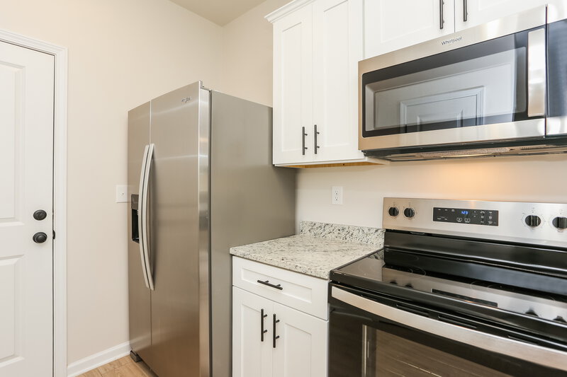 1,825/Mo, 165 Egret Ct Jefferson, GA 30549 Kitchen View 3