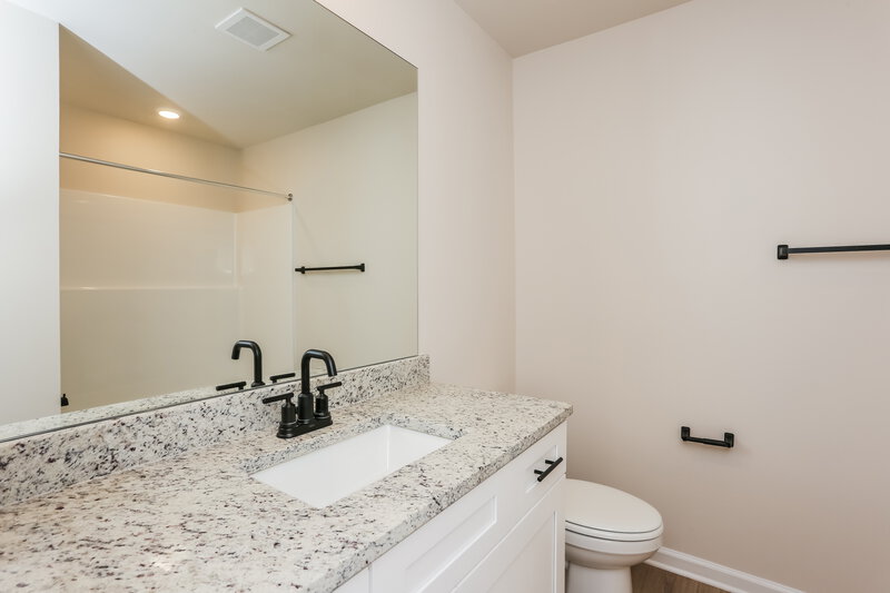 1,825/Mo, 165 Egret Ct Jefferson, GA 30549 Bathroom View