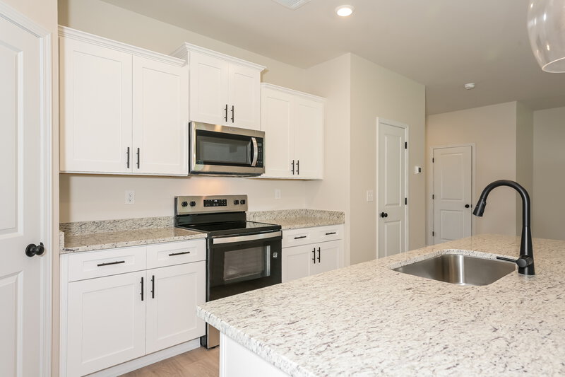 2,025/Mo, 186 Sunfish Cir Jefferson, GA 30549 Kitchen View