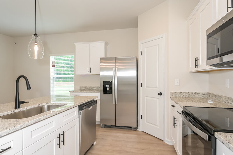 2,025/Mo, 186 Sunfish Cir Jefferson, GA 30549 Kitchen View 2