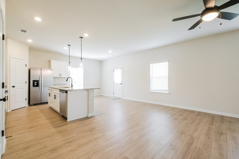 2,025/Mo, 167 Darter Ct Jefferson, GA 30549 Living Room View 3