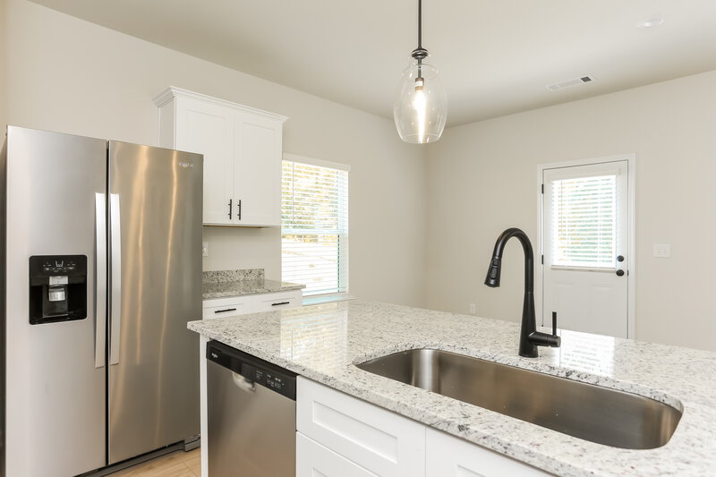 1,965/Mo, 179 Egret Ct Jefferson, GA 30549 Kitchen View 3
