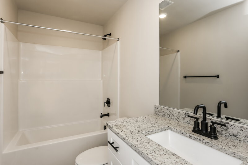 1,965/Mo, 149 Egret Ct Jefferson, GA 30549 Bathroom View